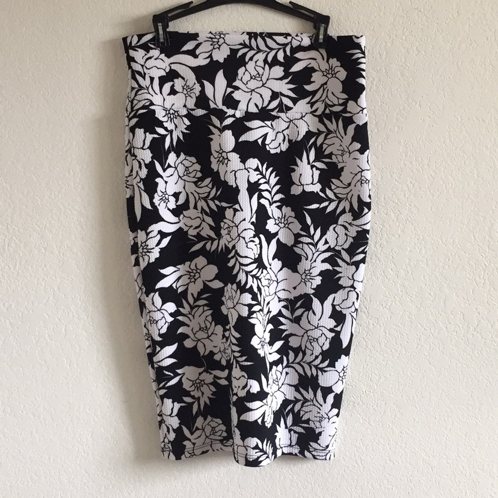 Lularoe Cassie skirt